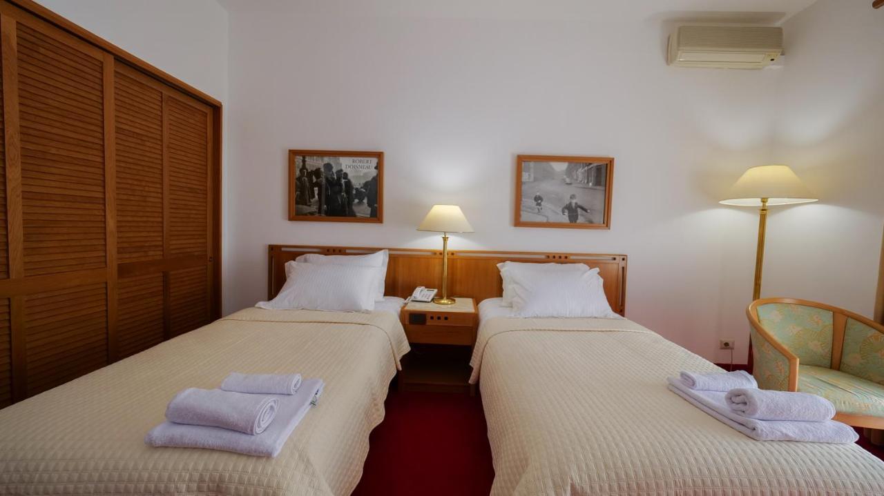 Chateau Linza Resort Tiranë Luaran gambar