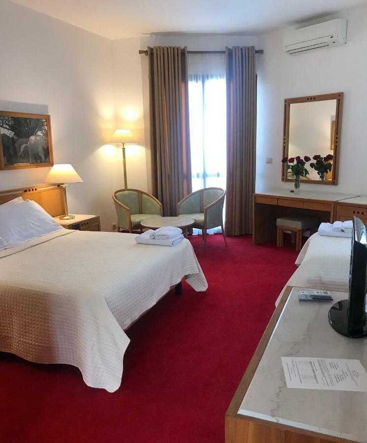 Chateau Linza Resort Tiranë Luaran gambar