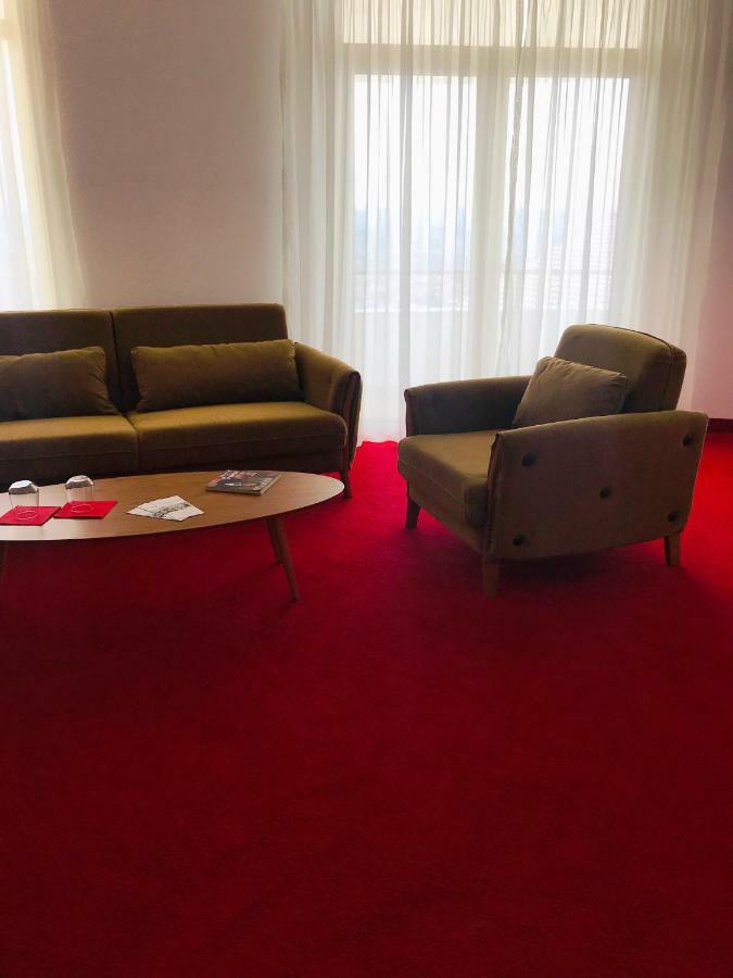 Chateau Linza Resort Tiranë Luaran gambar